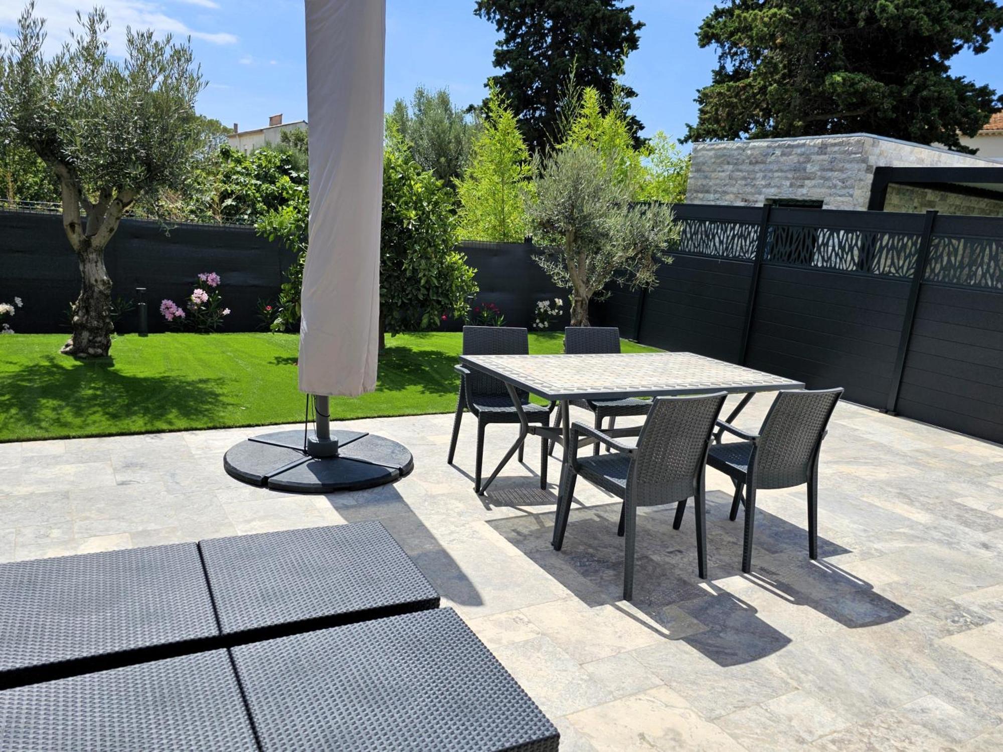 Etoile Du Berger Saint Aygulf 3 Villas Et 4 Appartements Jardin Individuel Et Piscine Chauffee En Saison - La Mer Et Les Plages 450 M Zewnętrze zdjęcie