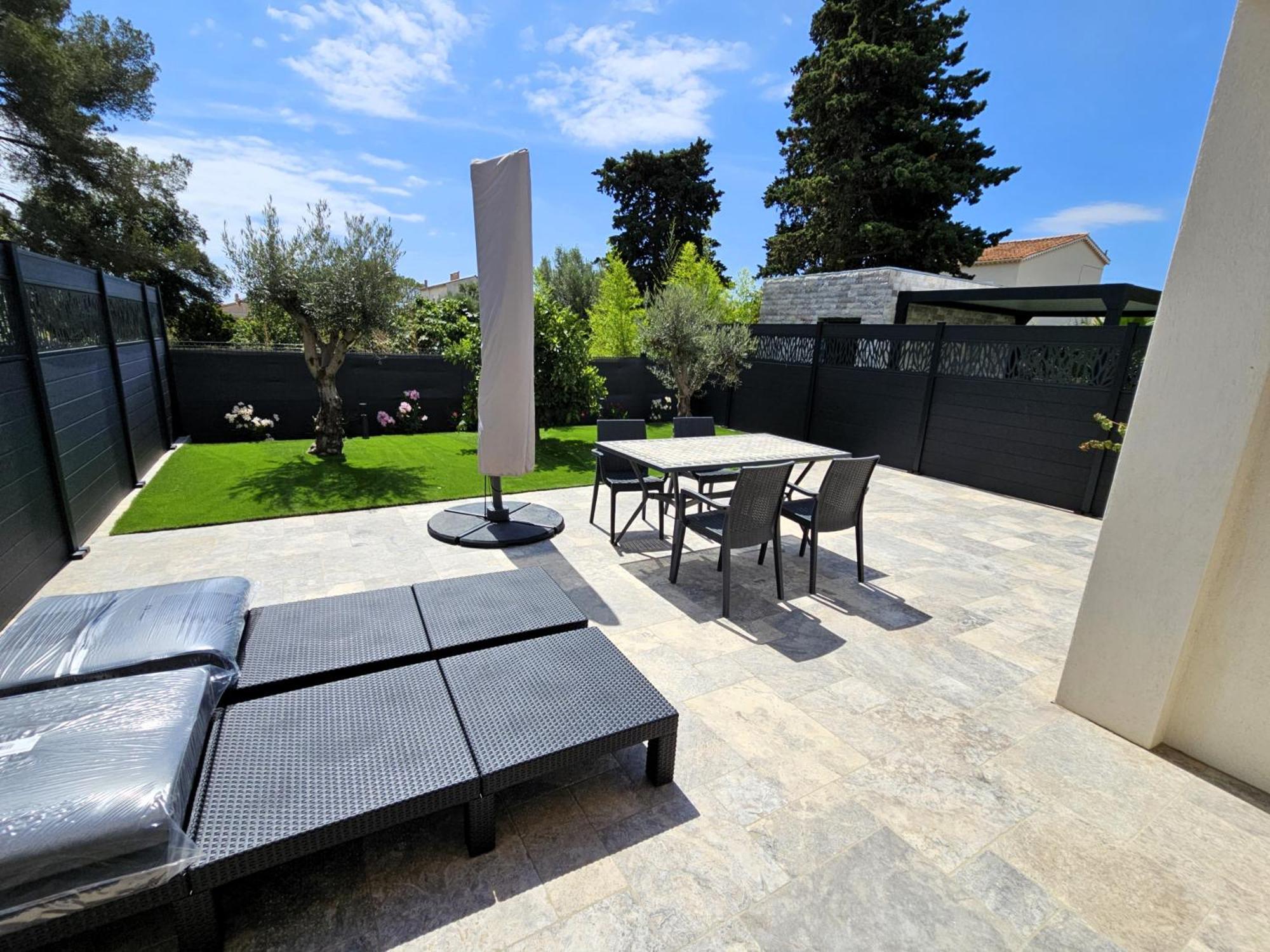 Etoile Du Berger Saint Aygulf 3 Villas Et 4 Appartements Jardin Individuel Et Piscine Chauffee En Saison - La Mer Et Les Plages 450 M Zewnętrze zdjęcie