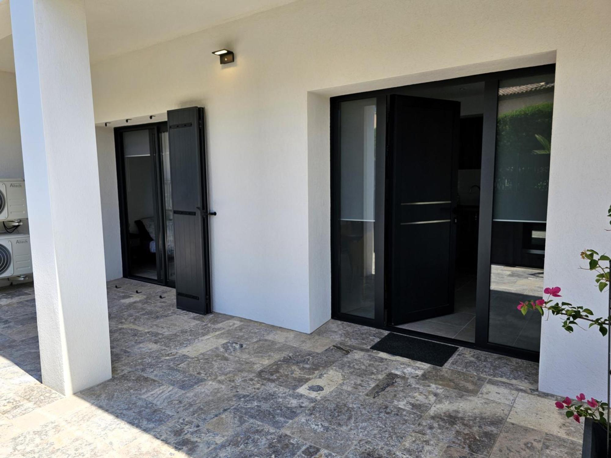 Etoile Du Berger Saint Aygulf 3 Villas Et 4 Appartements Jardin Individuel Et Piscine Chauffee En Saison - La Mer Et Les Plages 450 M Zewnętrze zdjęcie