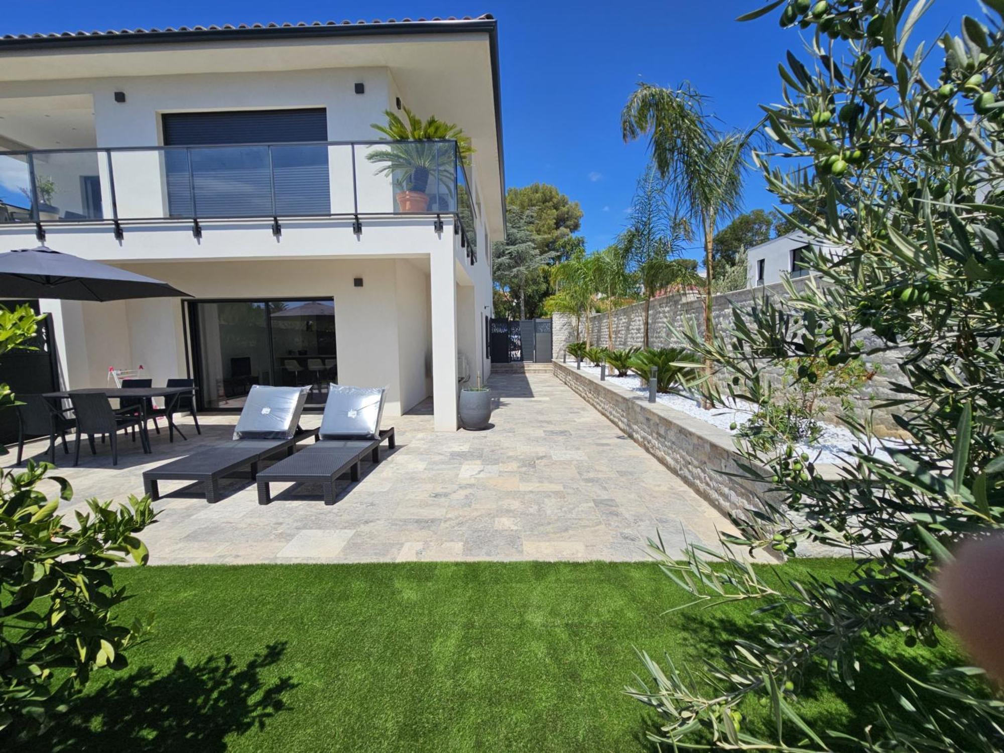 Etoile Du Berger Saint Aygulf 3 Villas Et 4 Appartements Jardin Individuel Et Piscine Chauffee En Saison - La Mer Et Les Plages 450 M Zewnętrze zdjęcie