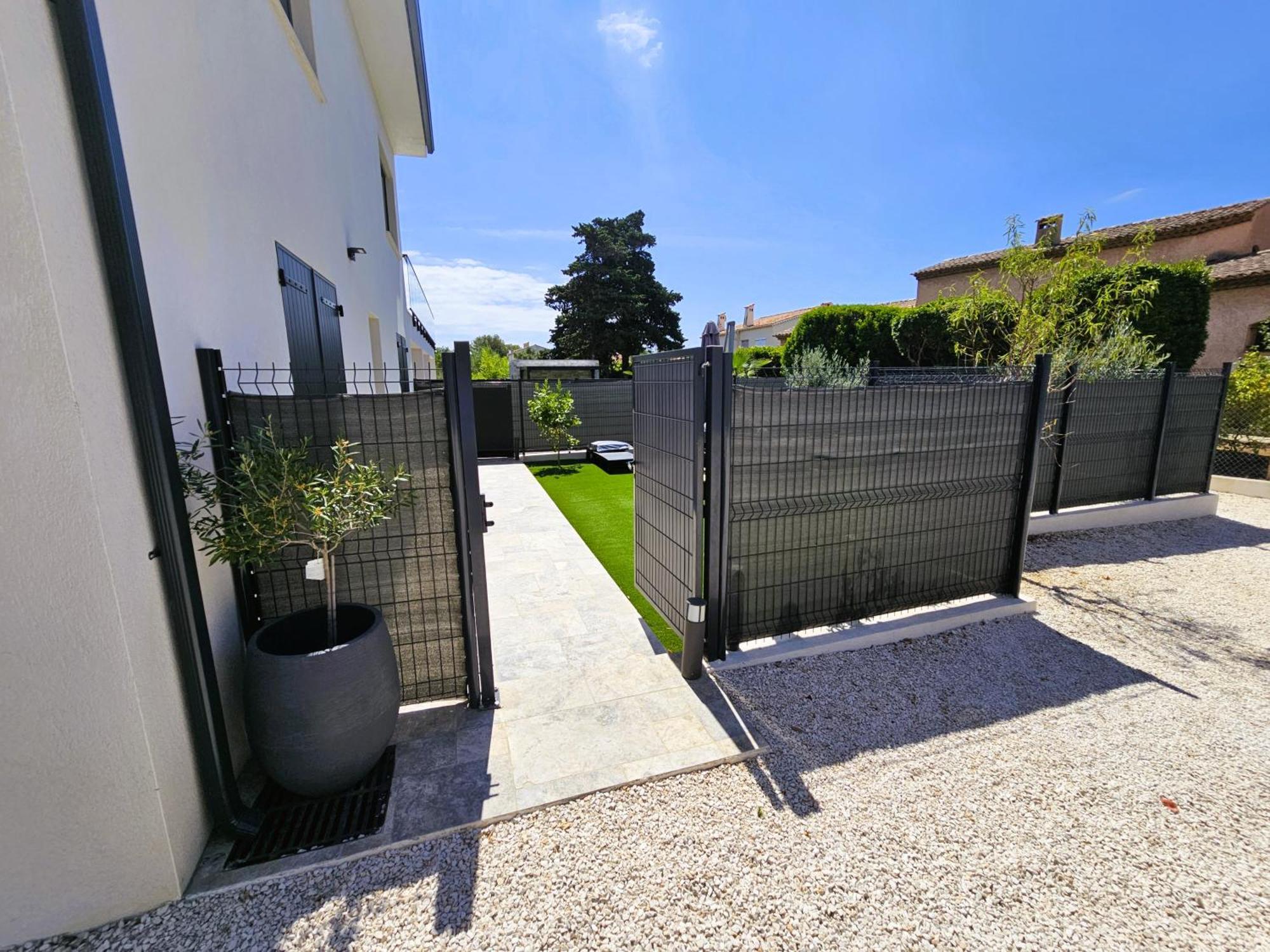 Etoile Du Berger Saint Aygulf 3 Villas Et 4 Appartements Jardin Individuel Et Piscine Chauffee En Saison - La Mer Et Les Plages 450 M Zewnętrze zdjęcie